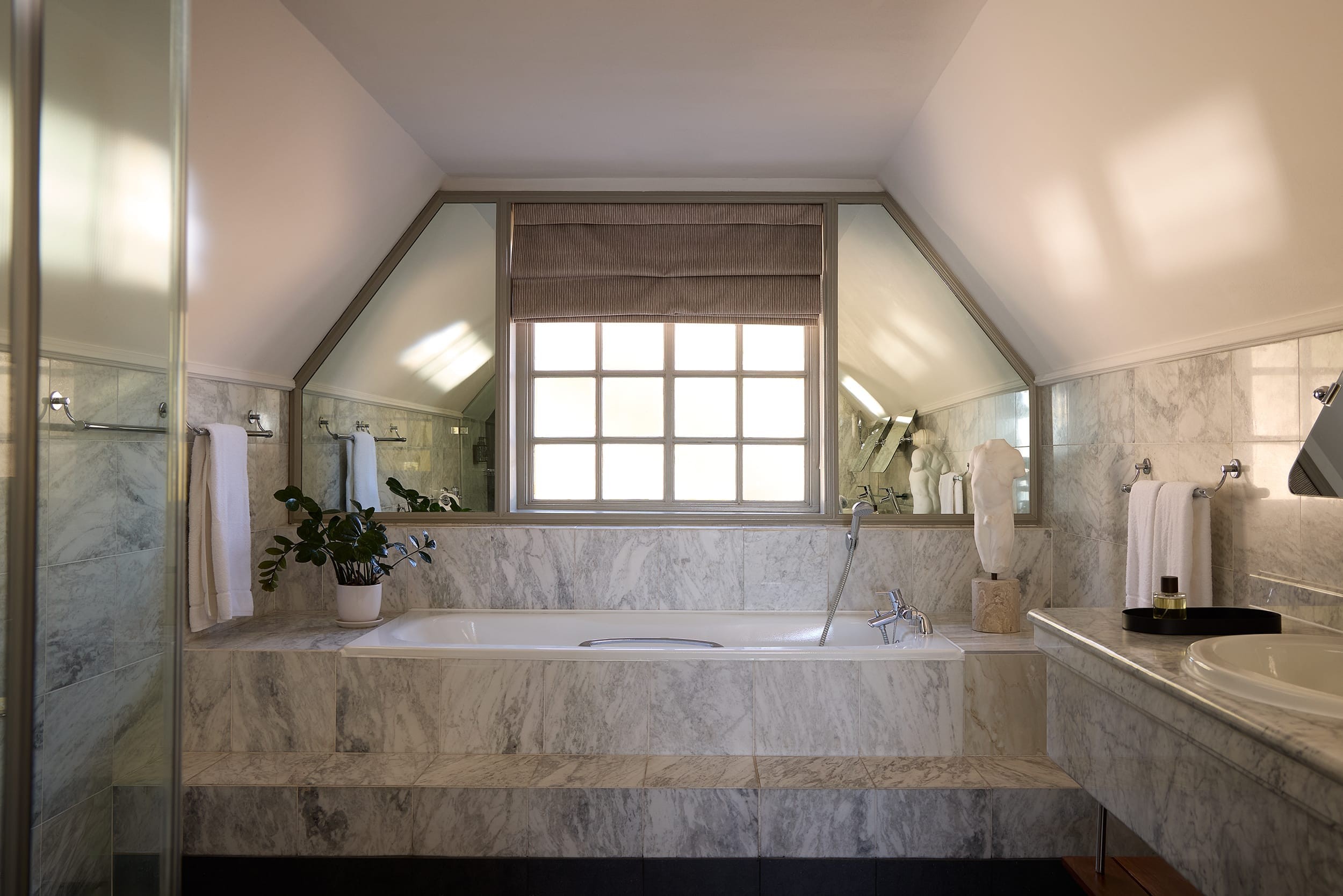 Luxury en-suite bathroom of the Ellerman House Suite
