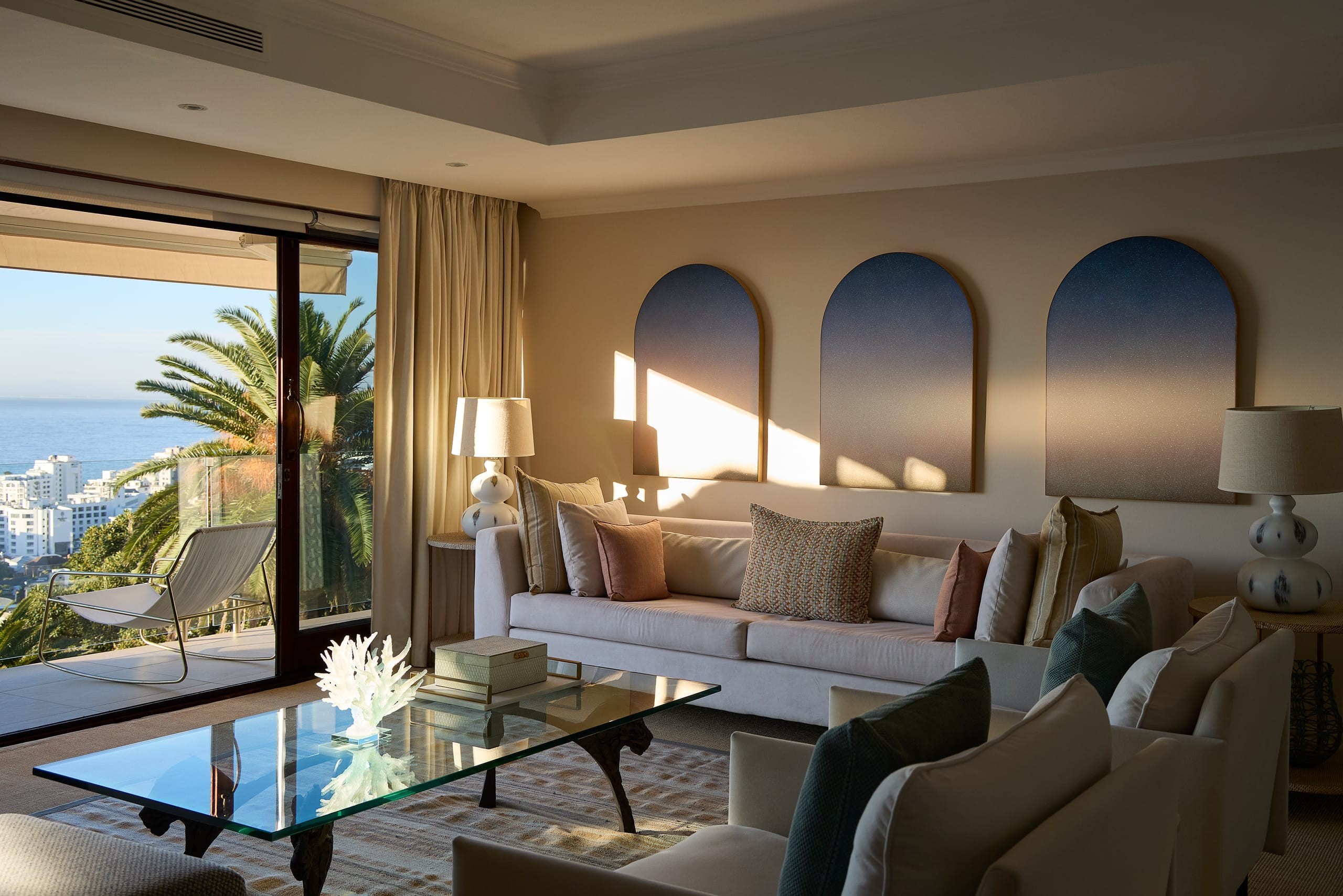 The separate lounge of the Ellerman House Suite