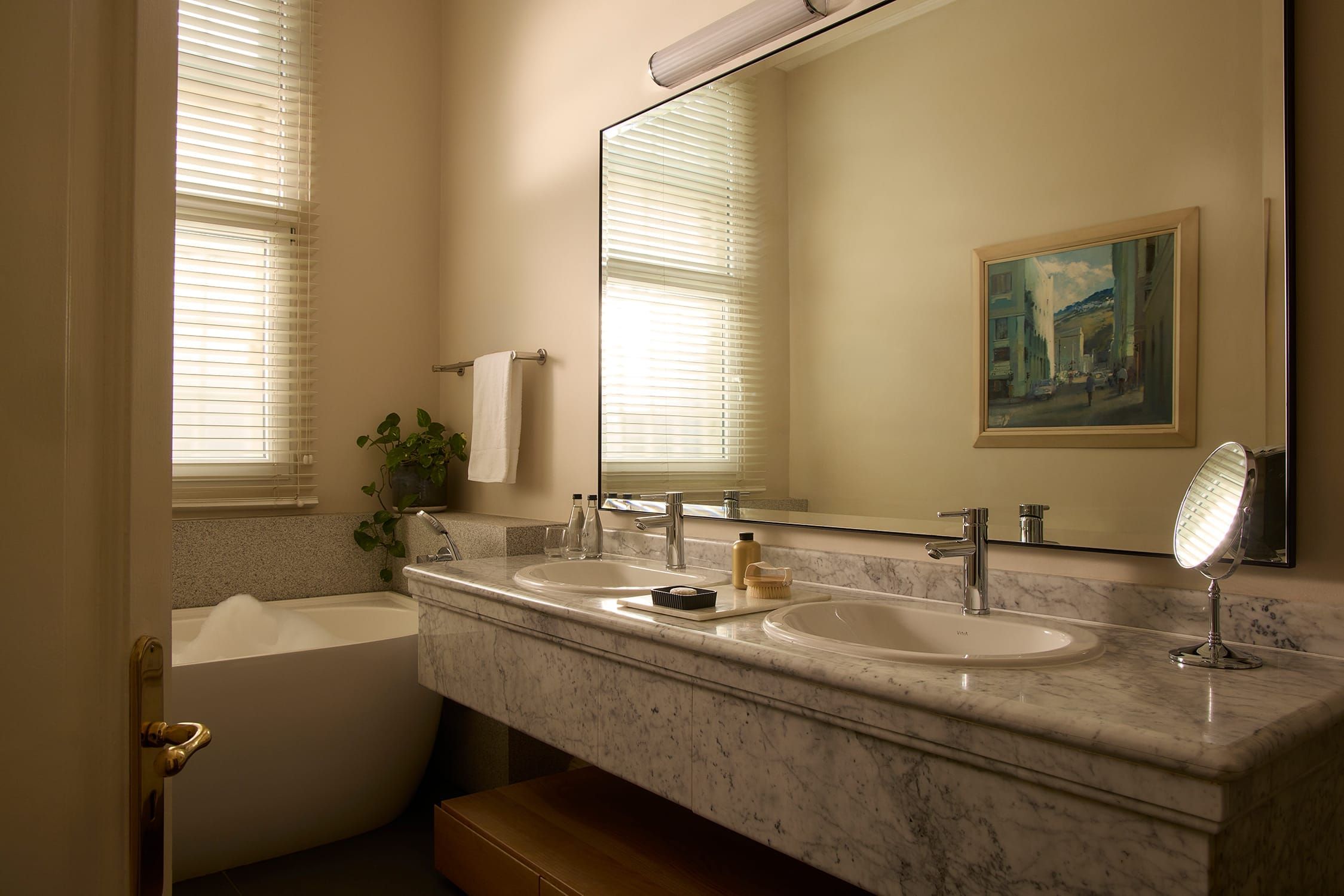 Marble en-suite bathroom within the Classic House Room