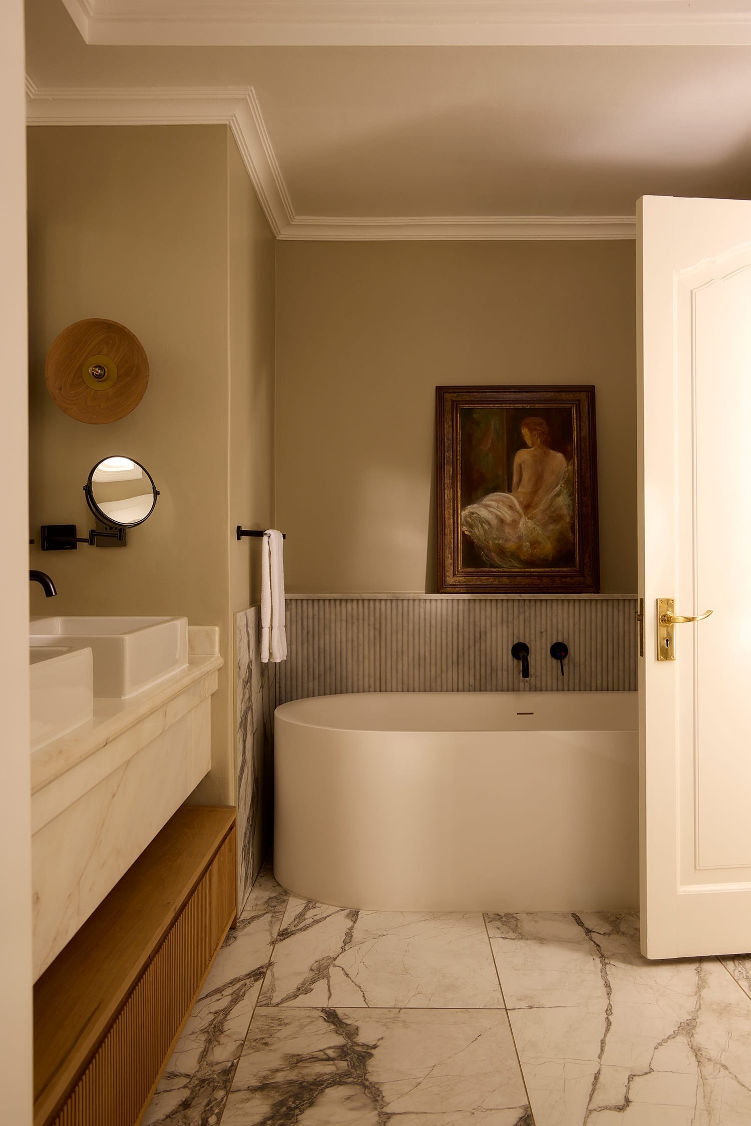 Luxury en-suite bathroom of the Ellerman House Suite