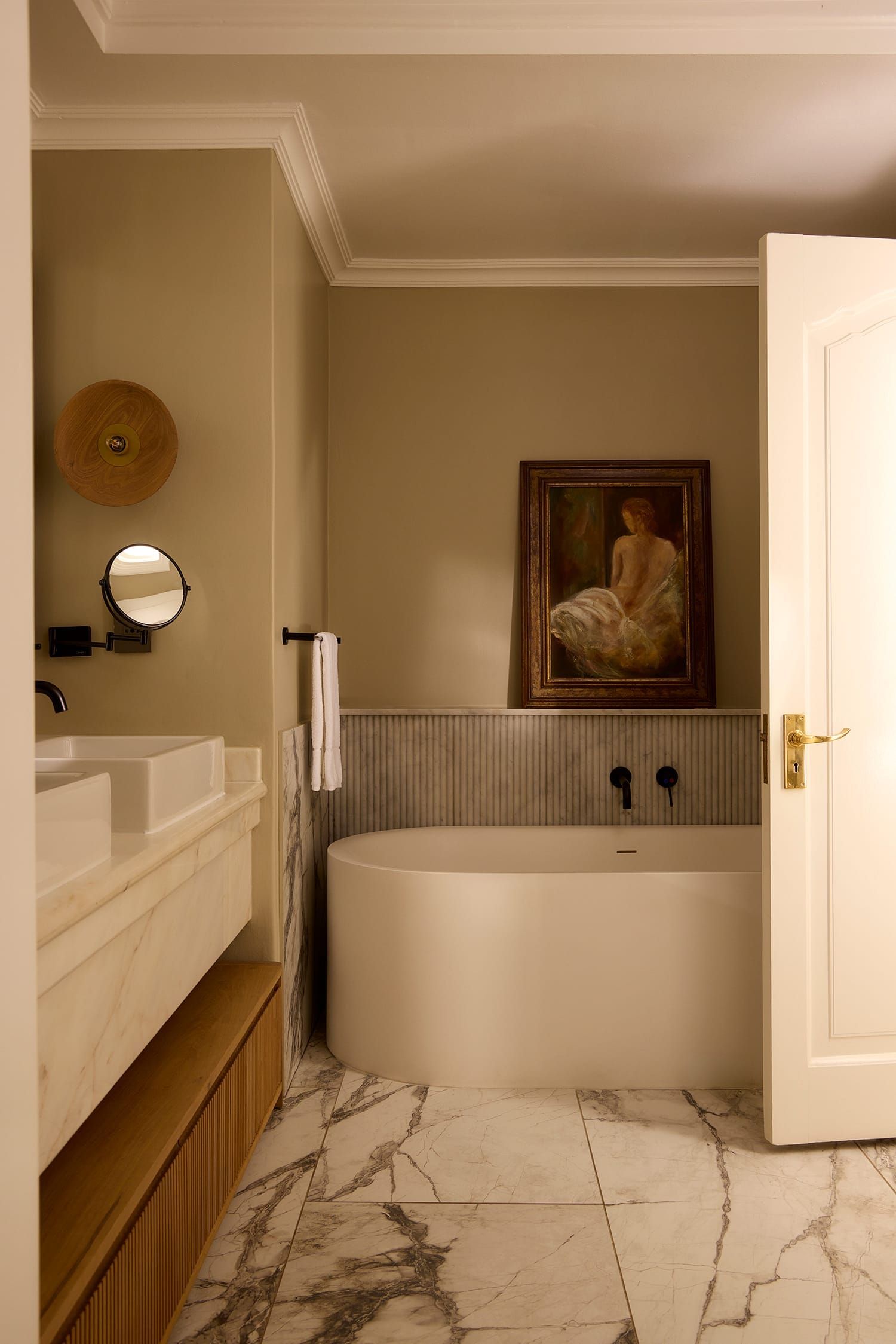 Luxury en-suite bathroom of the Ellerman House Suite