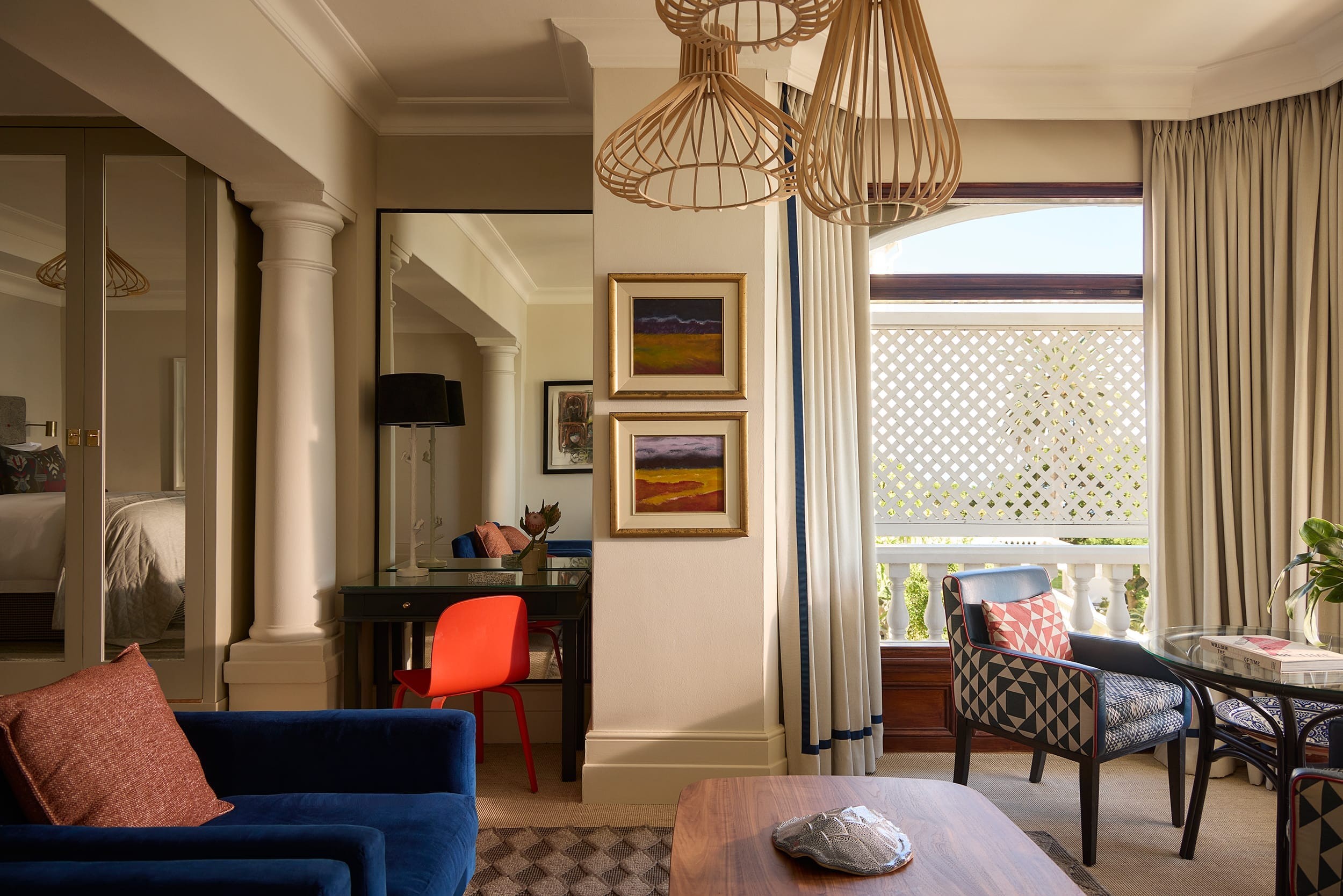 Writing desk in the Deluxe House Room