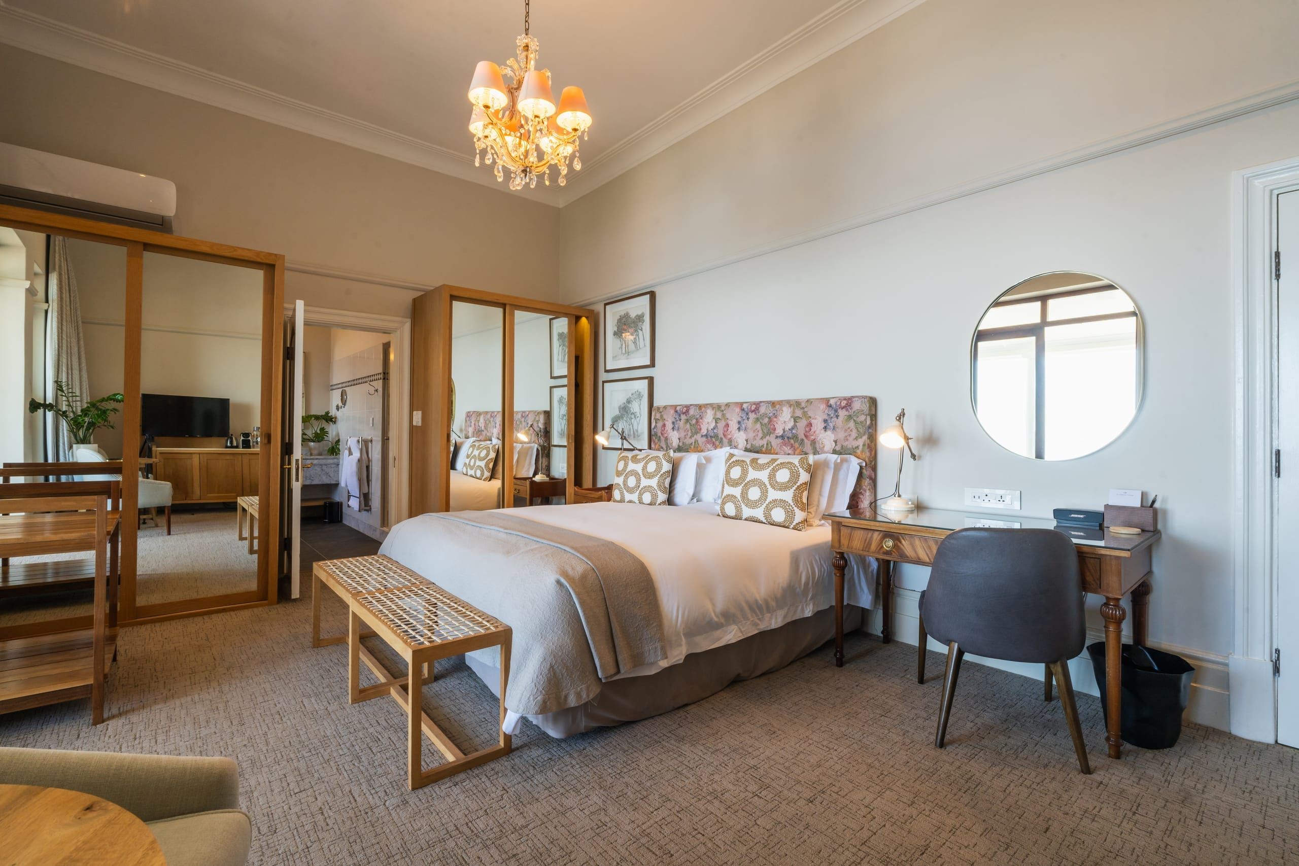 Deluxe House Room with a private terrace and ocean views