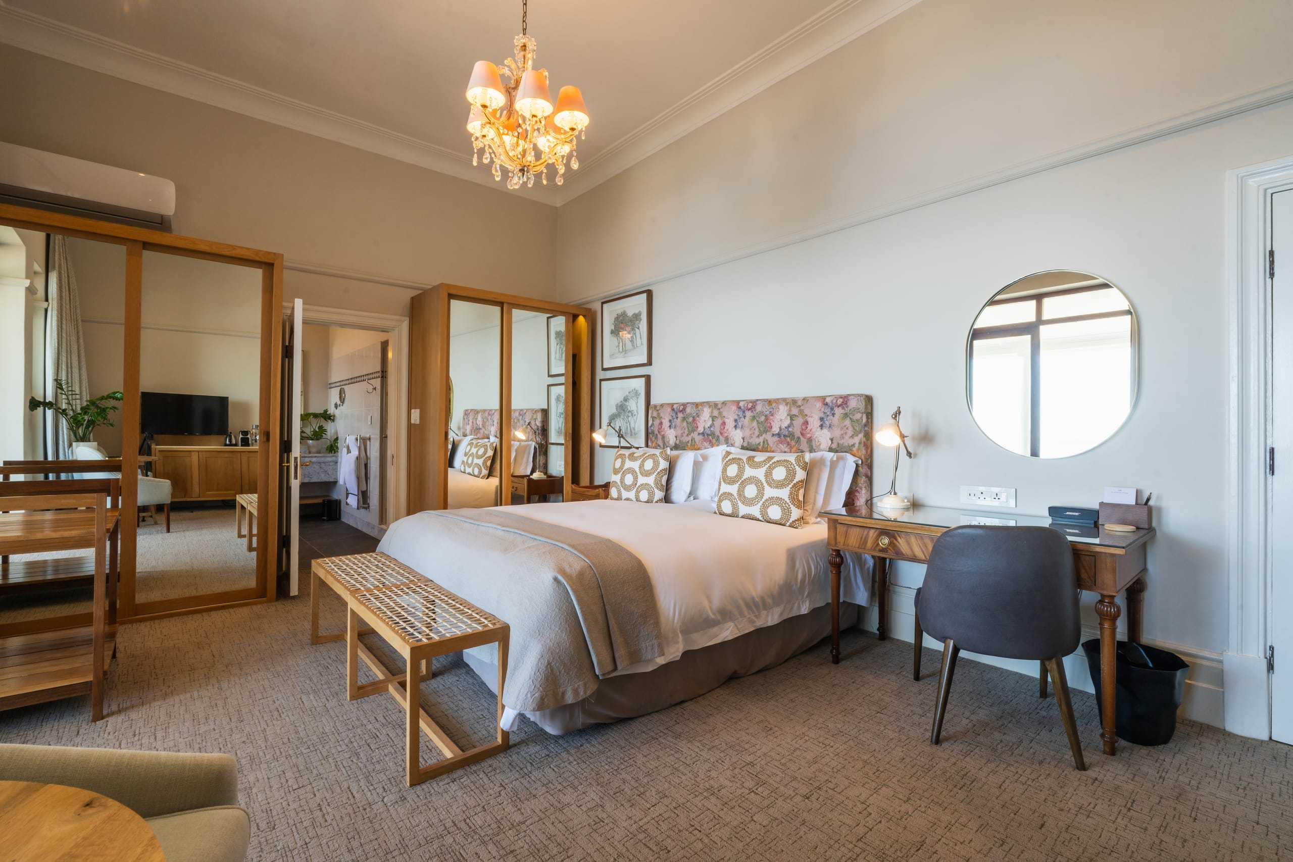 Deluxe House Room with a private terrace and ocean views